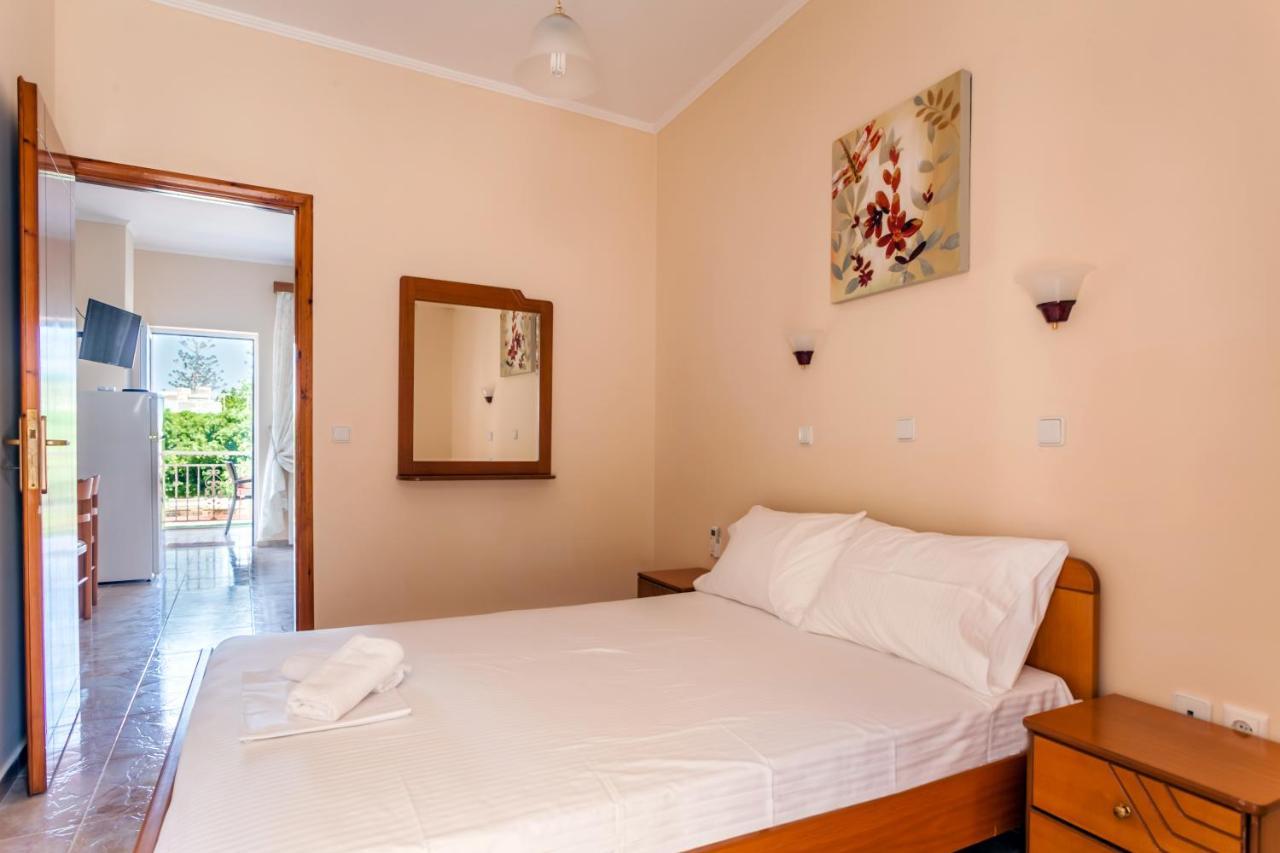 Christine Seaside Apartments In Chania Stalos Ngoại thất bức ảnh