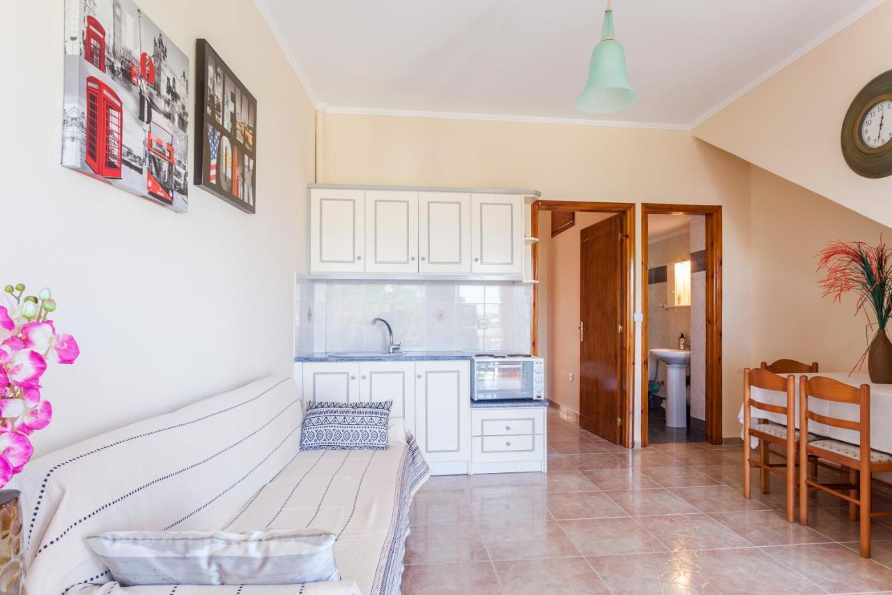 Christine Seaside Apartments In Chania Stalos Ngoại thất bức ảnh