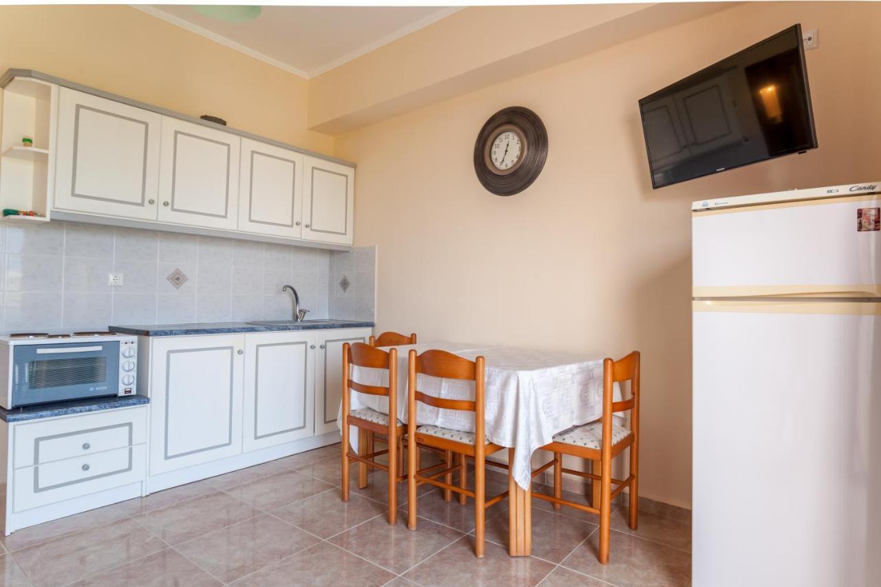 Christine Seaside Apartments In Chania Stalos Ngoại thất bức ảnh