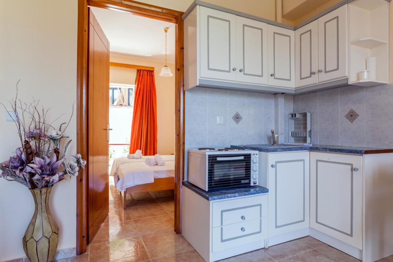Christine Seaside Apartments In Chania Stalos Ngoại thất bức ảnh