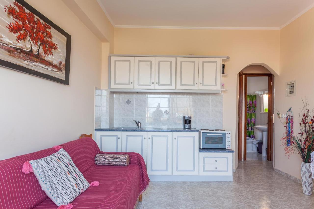Christine Seaside Apartments In Chania Stalos Ngoại thất bức ảnh