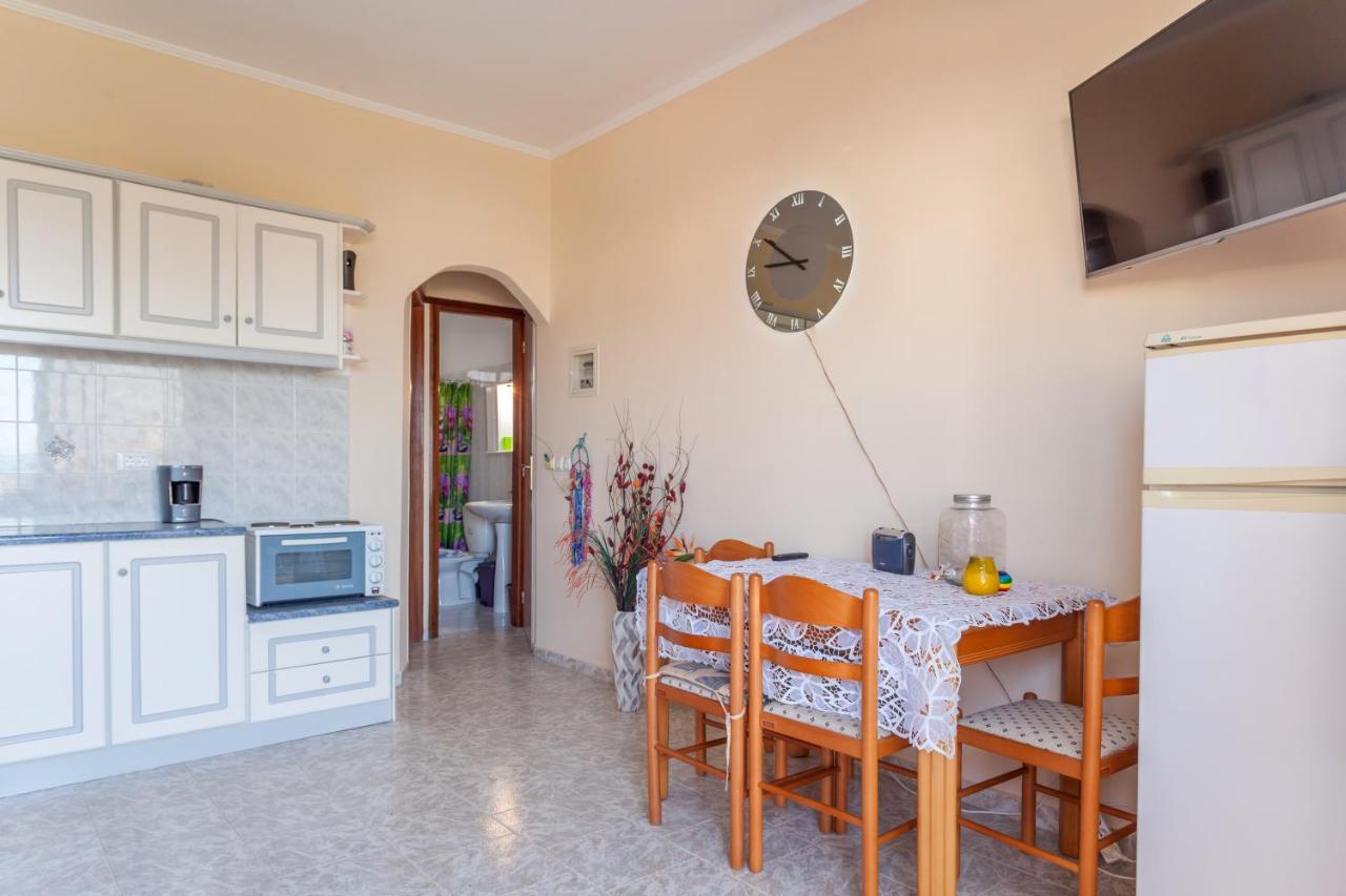 Christine Seaside Apartments In Chania Stalos Ngoại thất bức ảnh