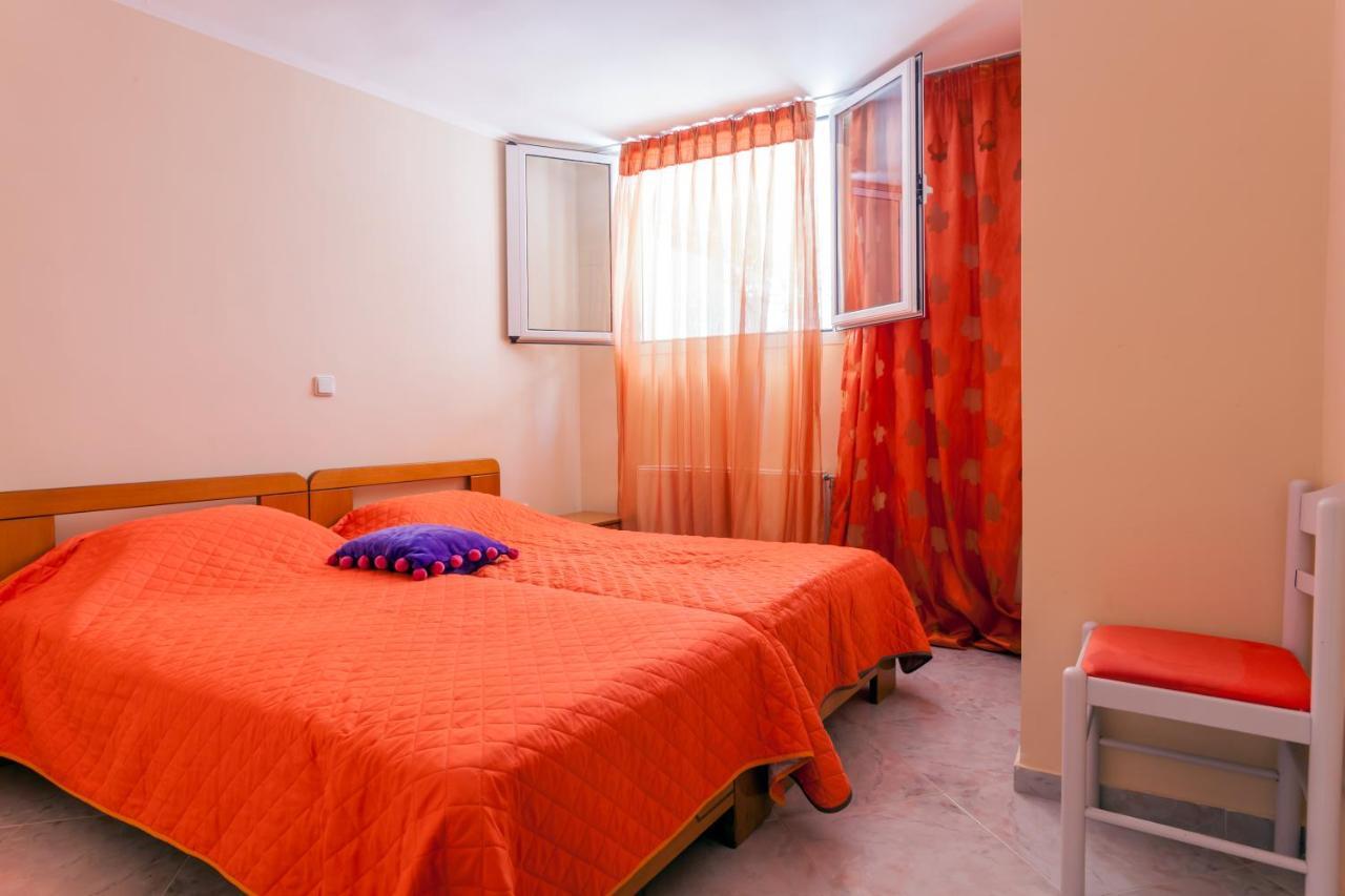 Christine Seaside Apartments In Chania Stalos Ngoại thất bức ảnh