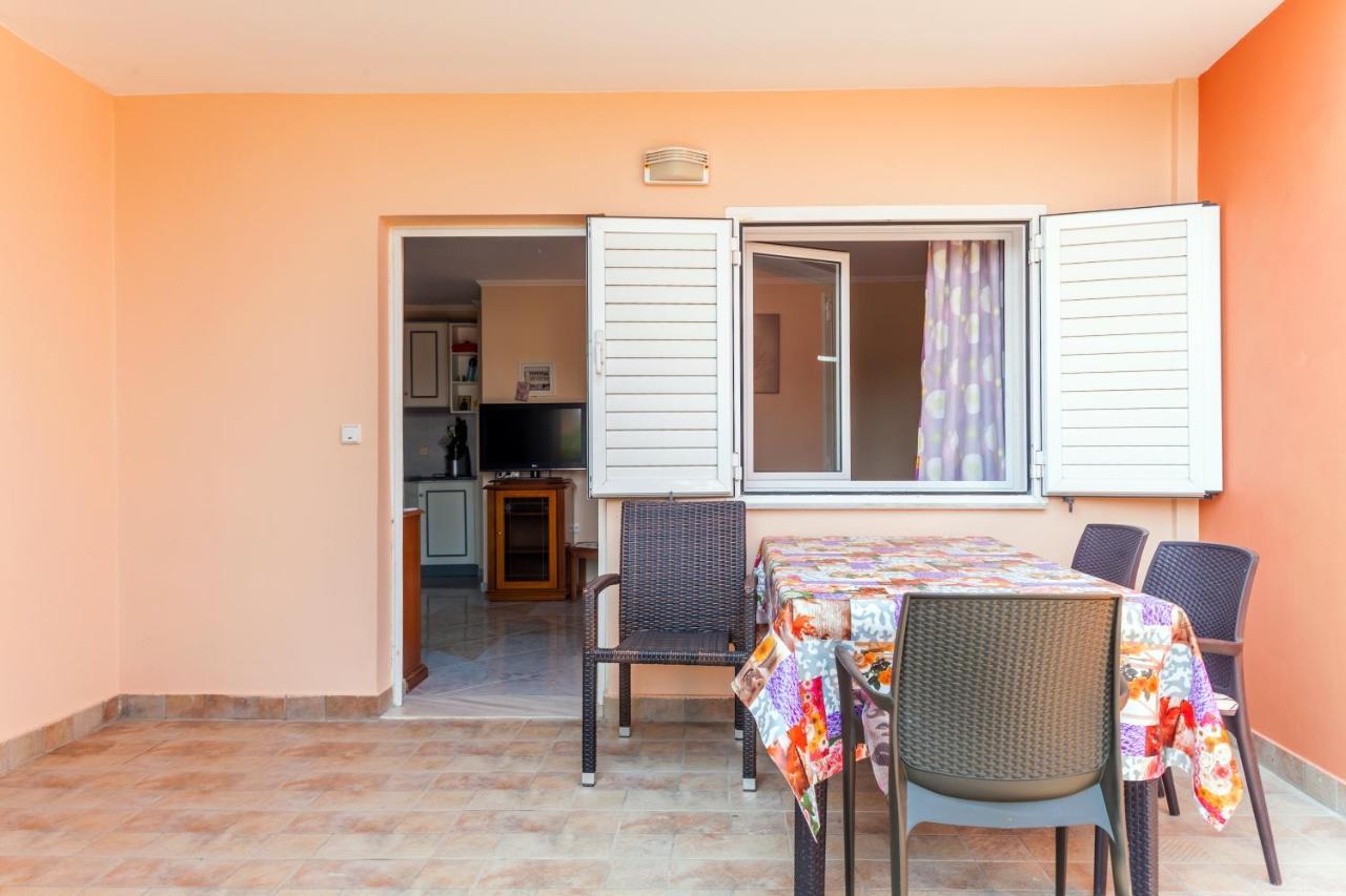 Christine Seaside Apartments In Chania Stalos Ngoại thất bức ảnh